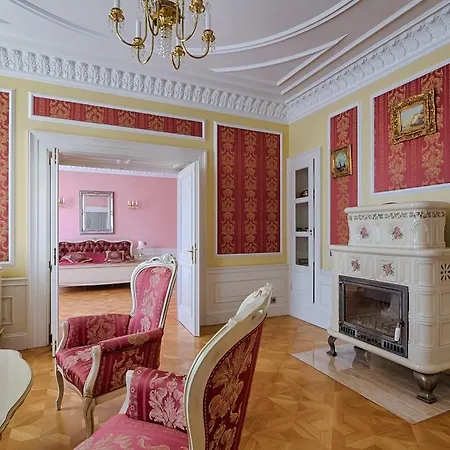 Palac Ξενοδοχείο 4*